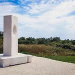 Mon Perin Castrum - Ivan Bale