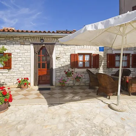 Mon Perin Castrum - Ivan *