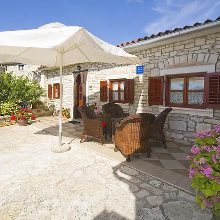 Mon Perin Castrum - Ivan Apartment