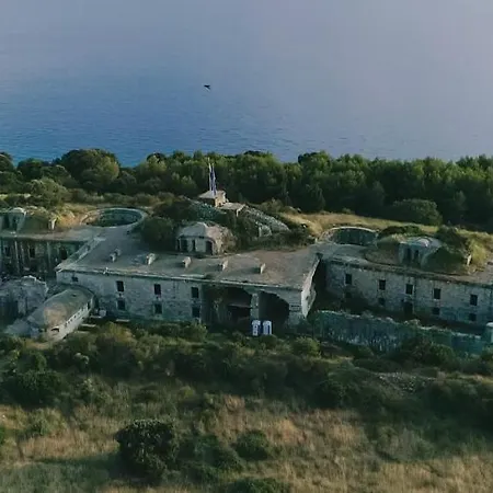 Mon Perin Castrum - Ivan * Bale