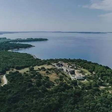 Mon Perin Castrum - Ivan Apartment *